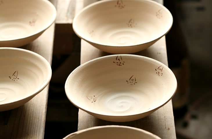 有田焼 秀峰窯 飾皿 オランダ船（45㎝） | 有田焼ショップ まる